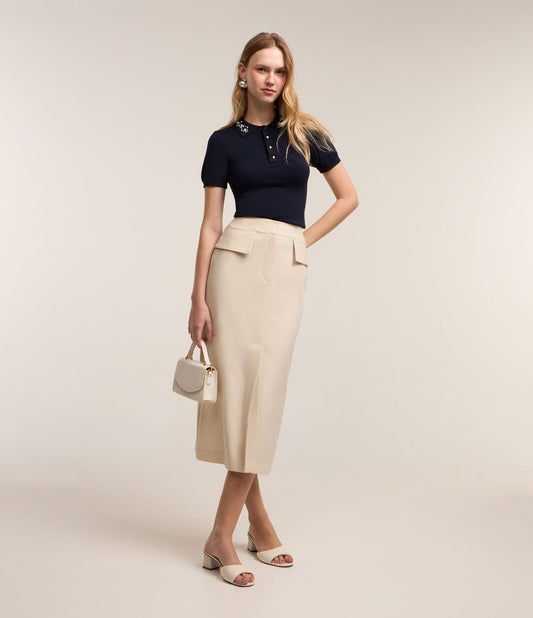 Falda lápiz midi sastre beige con solapas y abertura