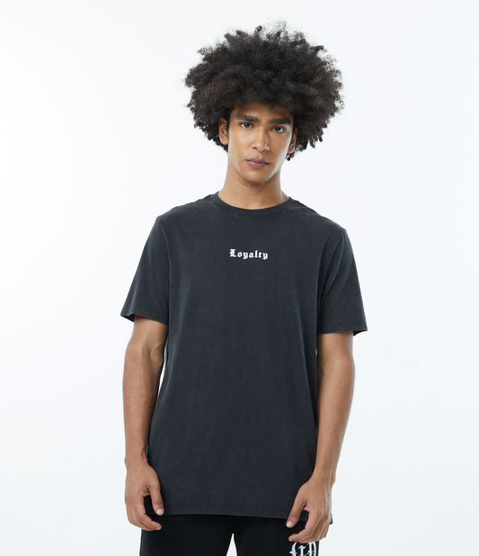 Camiseta preta de manga curta de algodão lavado com estampa Loyalty