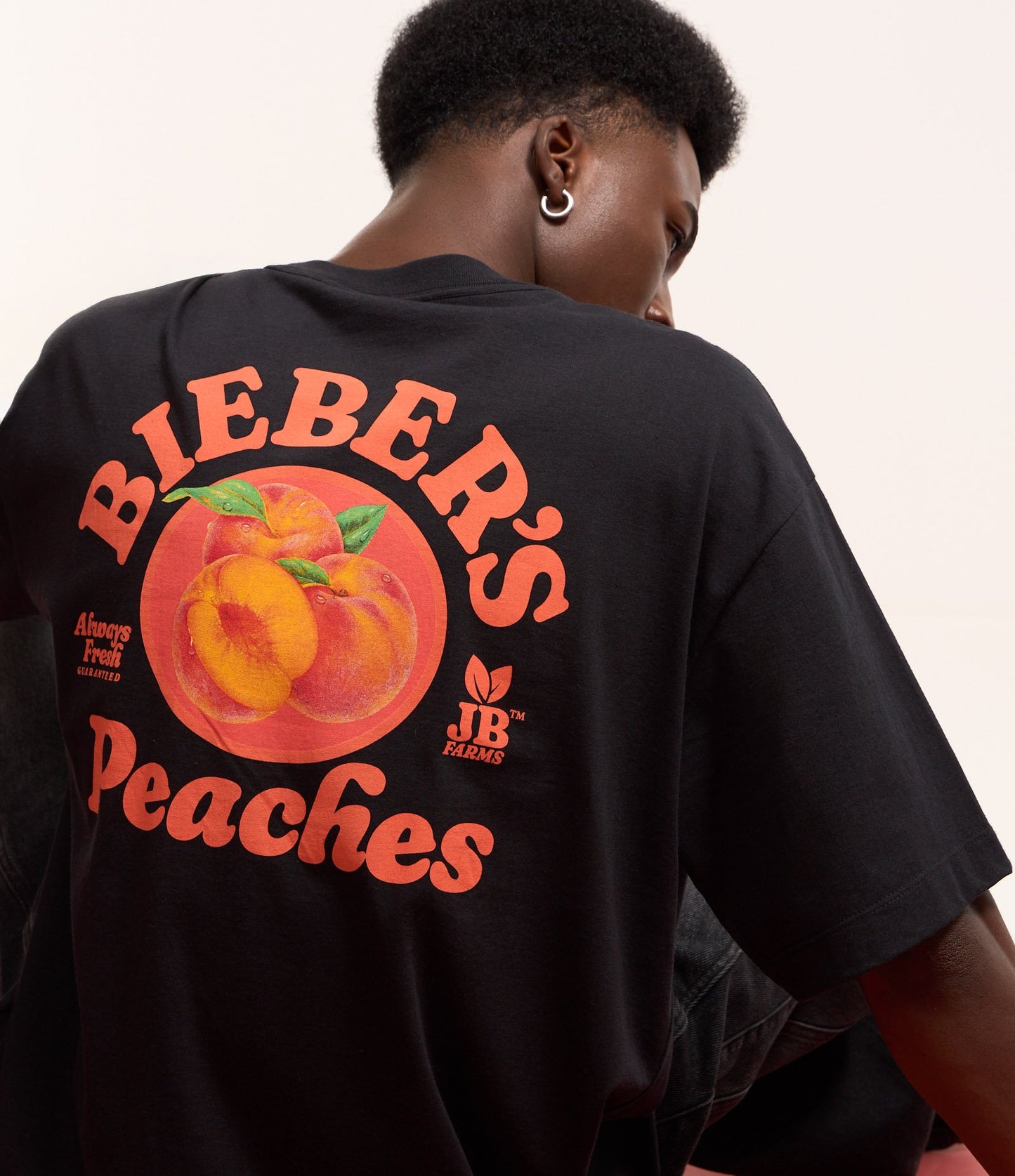 Maglietta in cotone con stampa di pesche di Justin Bieber in nero