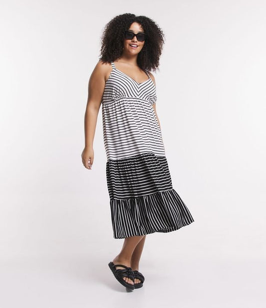 Vestido midi de viscosa texturizada a rayas Curve & Plus Size Blanco roto/Negro
