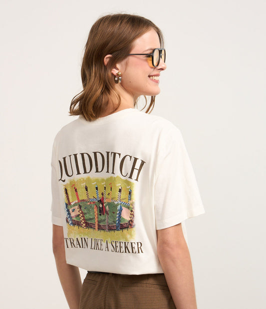 Camiseta Branca de Algodão com Estampa de Quadribol na Frente e nas Costas