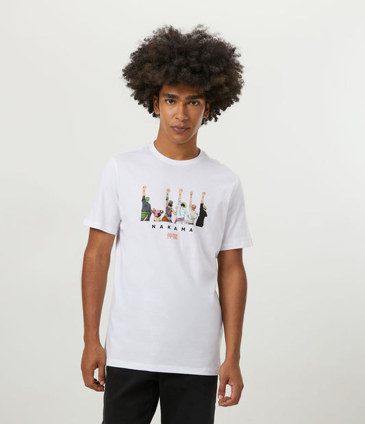 Camiseta branca de manga curta com estampa de Nakama de uma peça