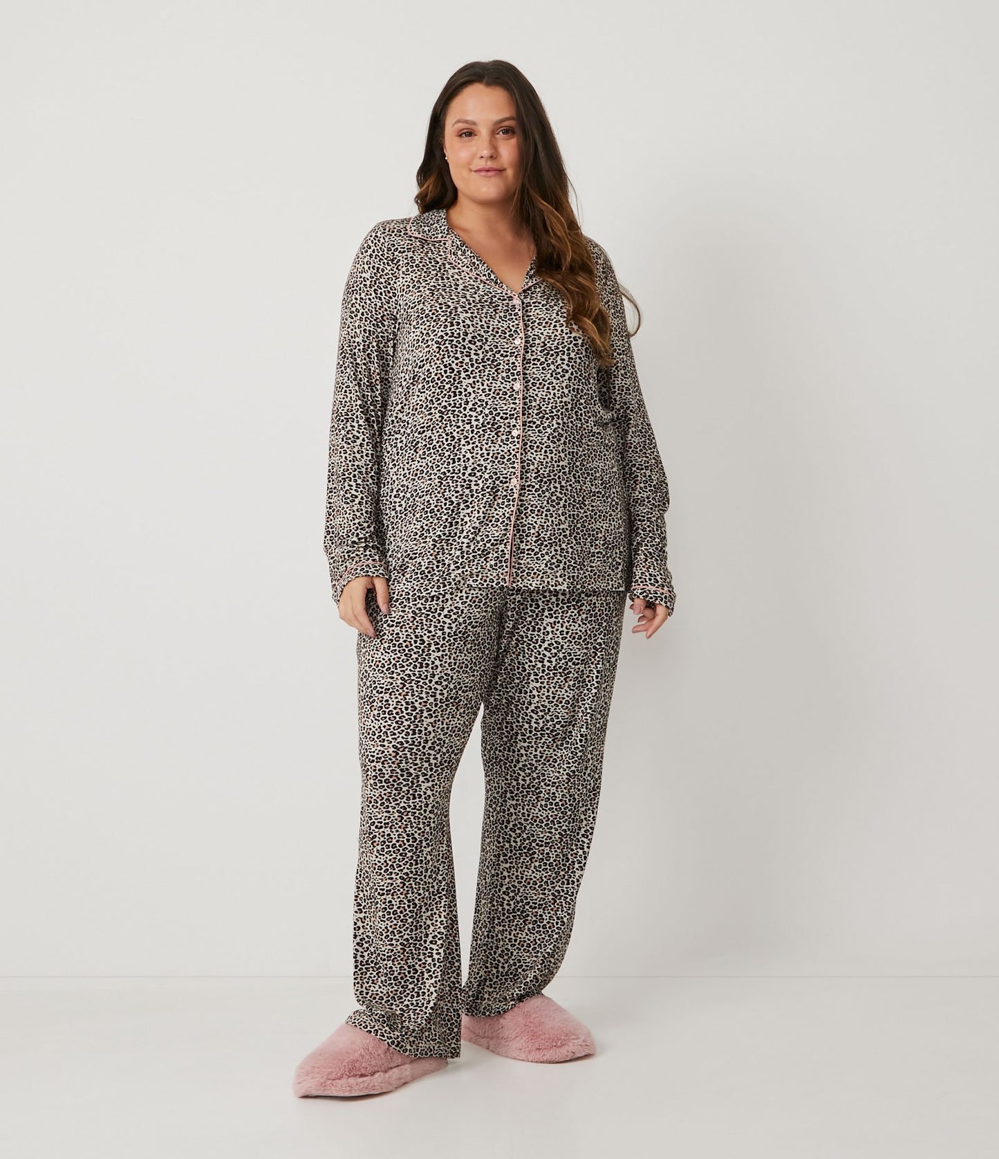 Pantaloni del pigiama American in Viscolycra con stampa animale leopardata, taglie forti e taglie forti, nero