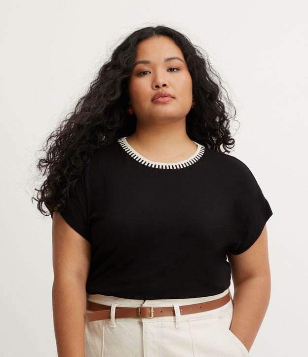 Blusa de crepe de viscose com gola contrastante, Curve & Plus Size, preta
