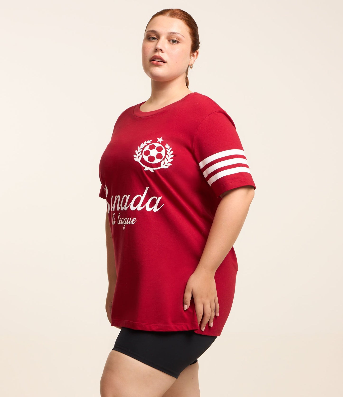 Maglietta sportiva rossa oversize per la Lega Femminile - Curve e taglie forti