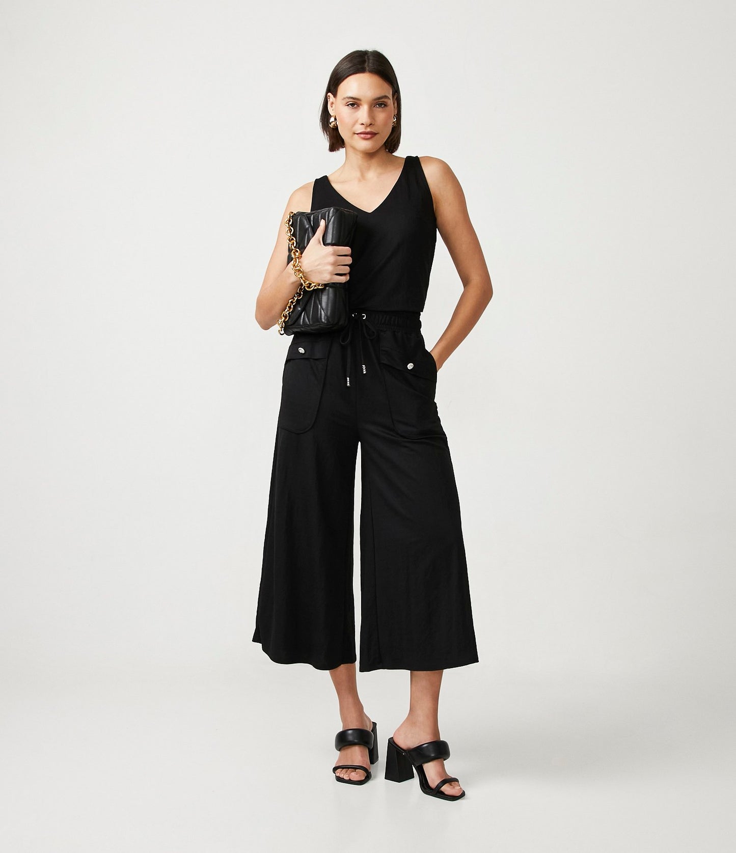 Pantalón Pantacourt Orly Negro con Bolsillos
