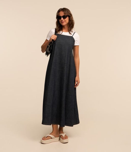 Vestito blu midi in denim con spalline sottili