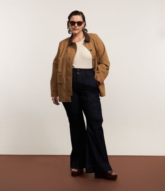 Calça jeans flare com elastano, Curve e Plus Size, preta