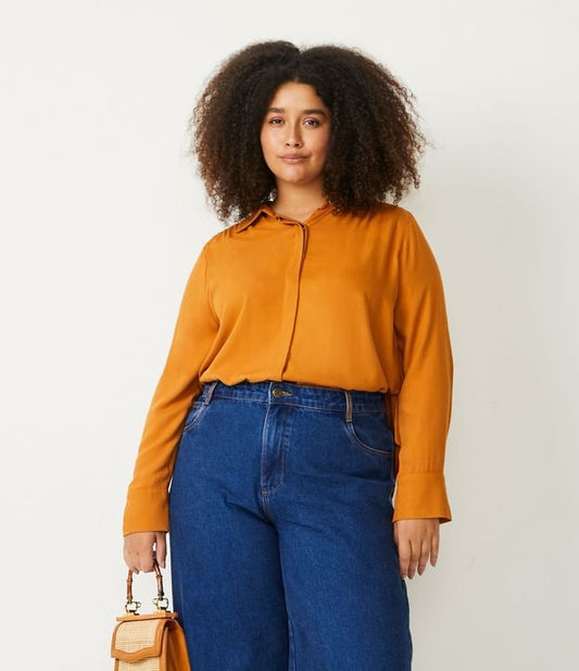 Camicia in viscosa con dettaglio increspato, Curve e taglie forti, giallo