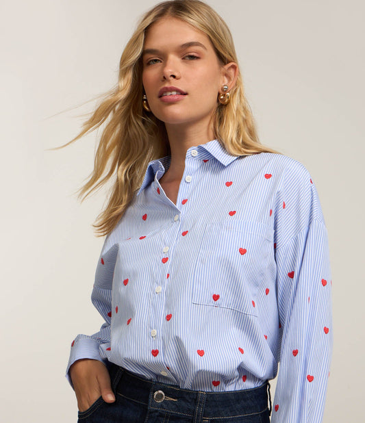 Camisa Larga de Tricolín a Rayas con Bordado Corazón Azul
