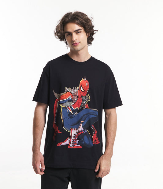 Camiseta Comfort em tecido meia malha com estampa de aranha punk preta