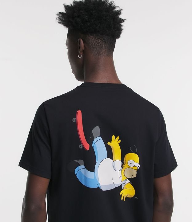 Camiseta Regular Fit em malha preta com estampa Skater Homer