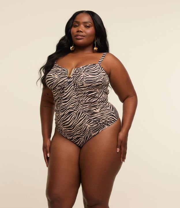 Maiô com estampa de animais e detalhe em V metálico, Curve & Plus Size, Off White/Black