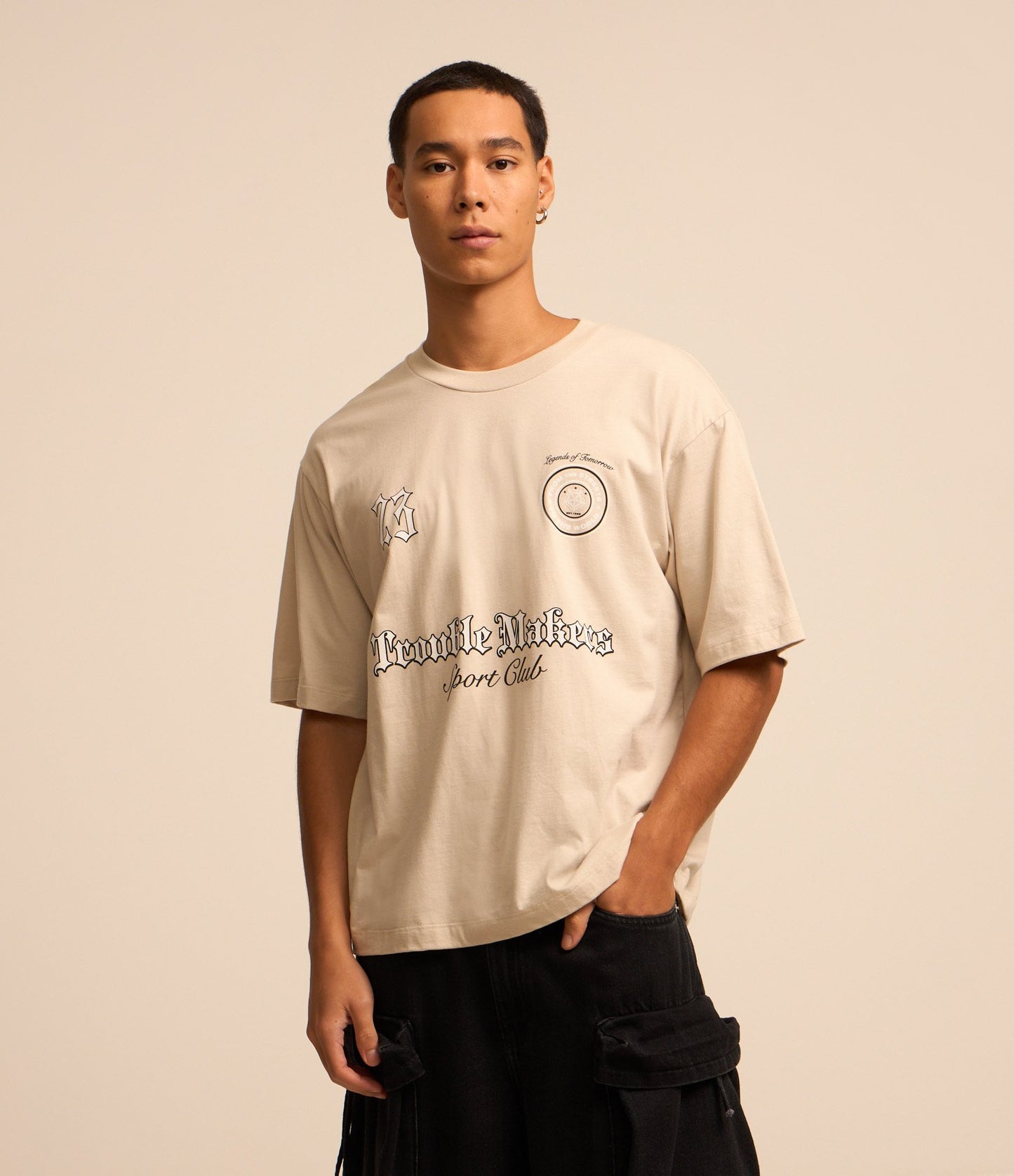 Maglietta Sportcore beige con stampa "Trouble Makers"