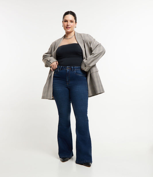 Calça jeans flare com botão floral, Curve & Plus Size, azul