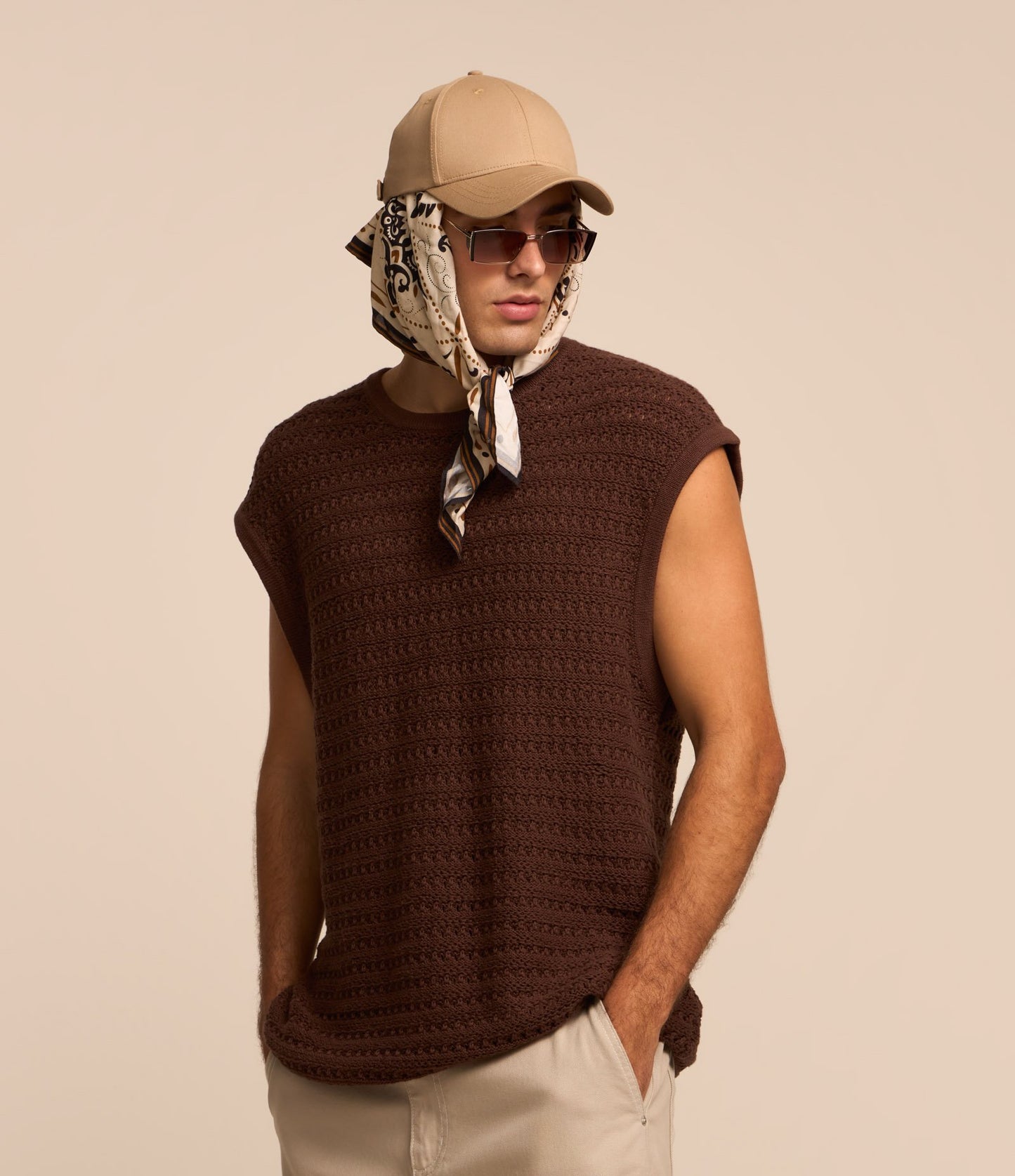 Canotta marrone con scollo rotondo in maglia boxy