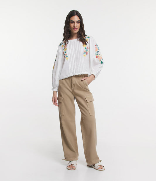Pantalón paracaídas beige de sarga con cordones y pespuntes en contraste