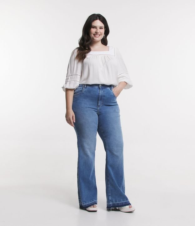 Vaqueros acampanados con dobladillo sin rematar, Curvas y tallas grandes, Azul
