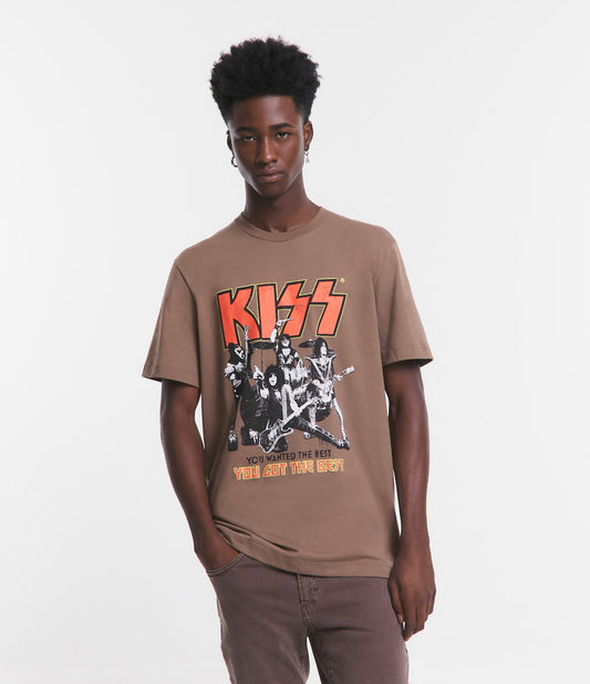 Camiseta Comfort marrom em tecido meia malha com estampa Kiss Band