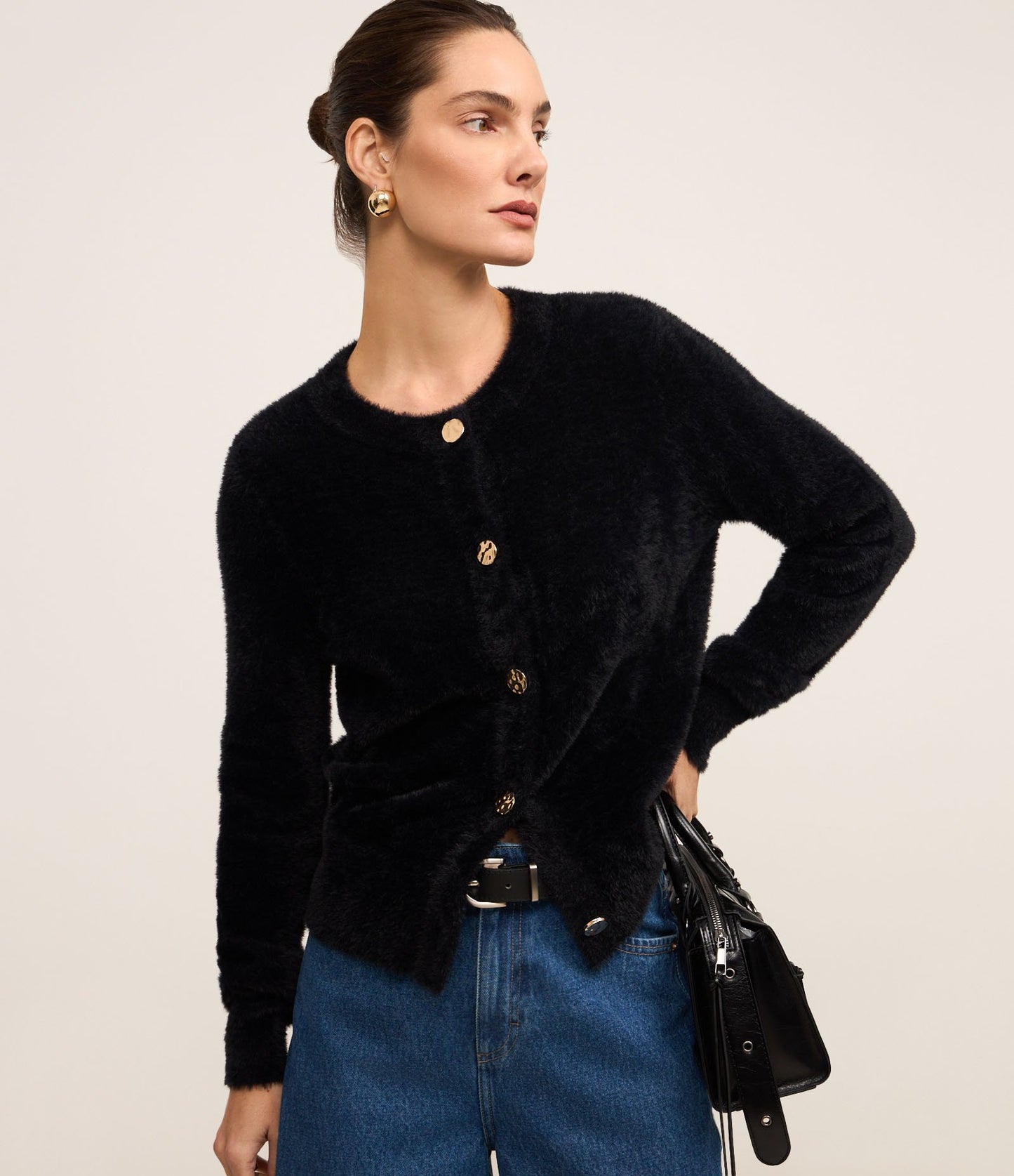 Cardigan nero in morbida poliammide con ampi polsini