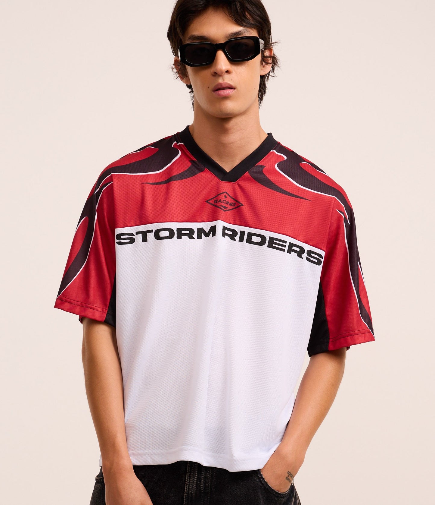 Camiseta deportiva boxy con estampado vintage en blanco, con tecnología Try