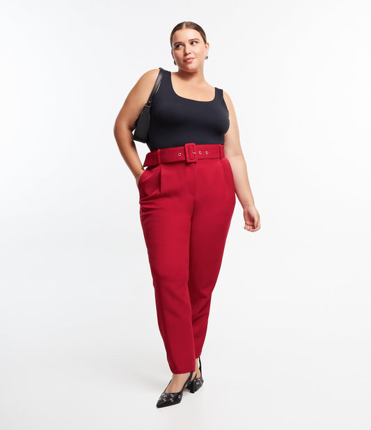 Pantalones de crepé rojo con cinturón - Tallas grandes y curvas
