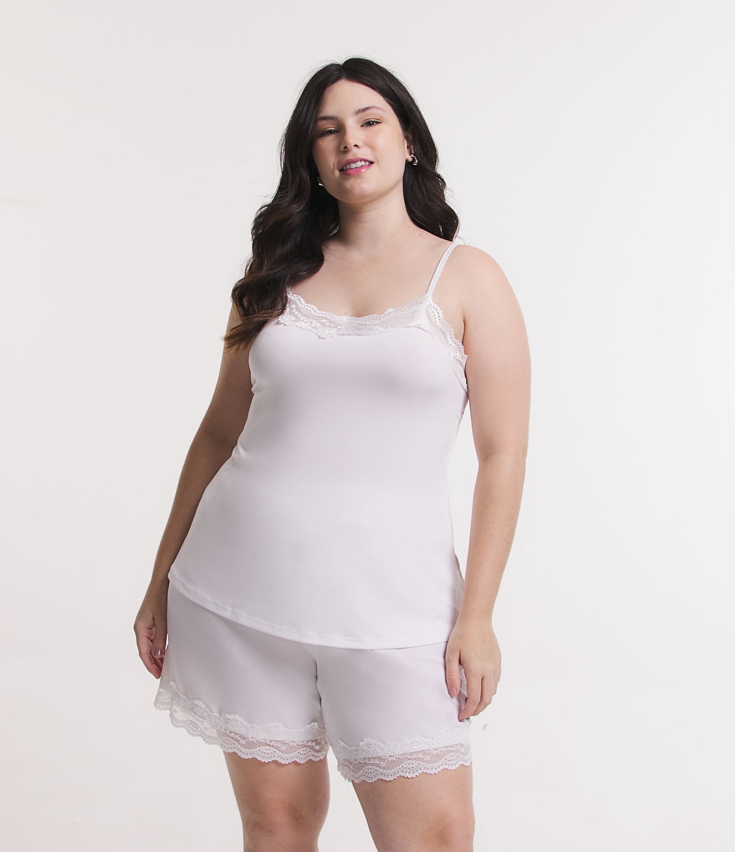 Pijama de boneca curto branco em liganete com detalhes em renda, Curve e Plus Size