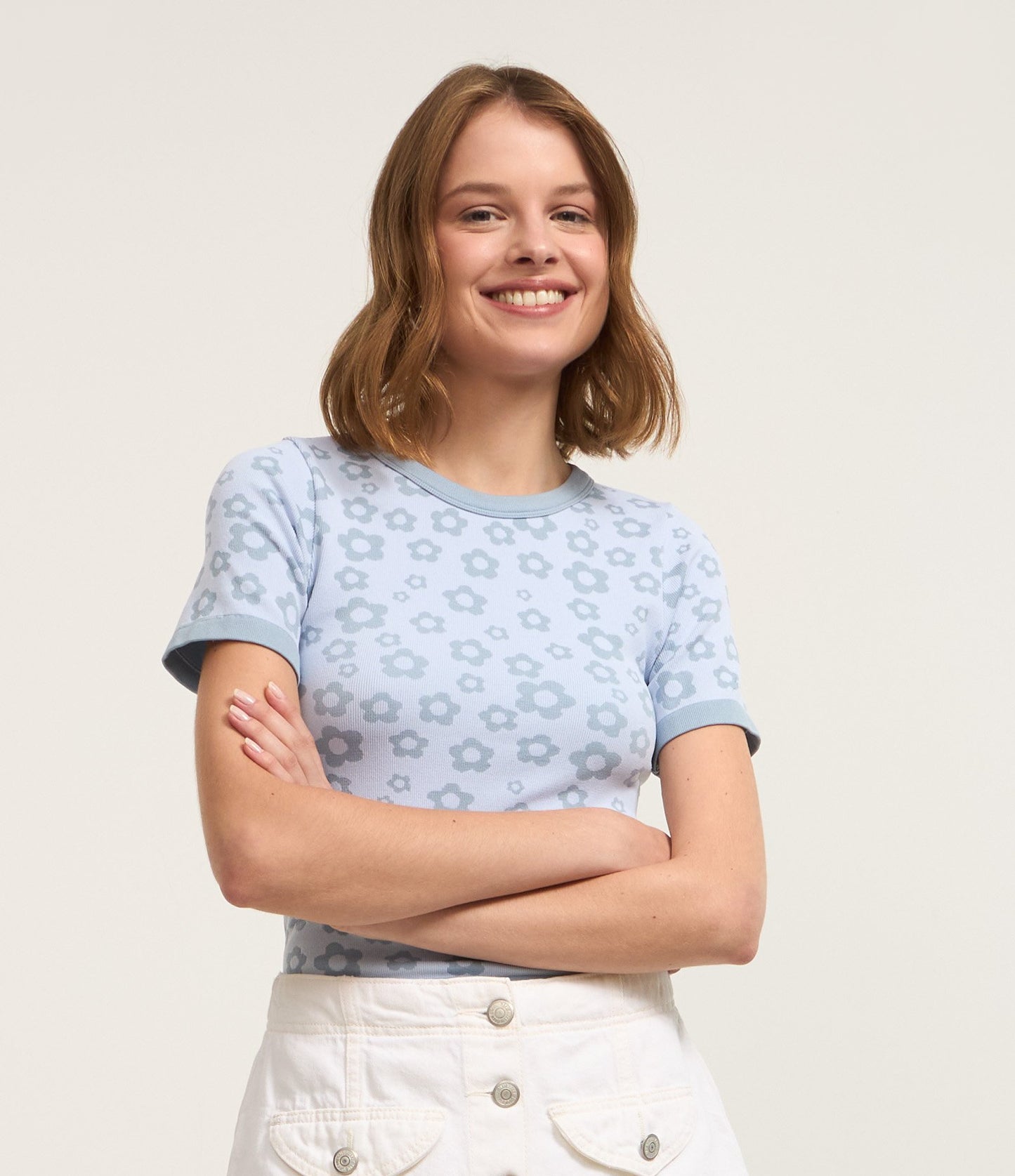 Seamless Jacquard Blouse with Blue Floral Pattern