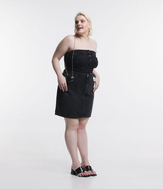 Falda vaquera corta negra con bolsillos Curve & Plus Size
