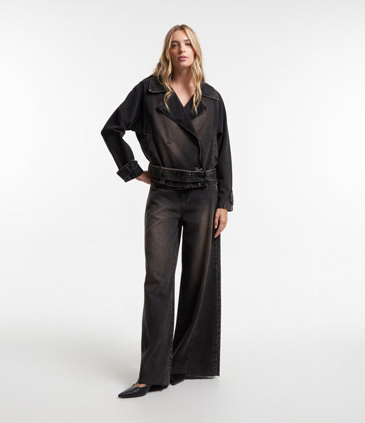 Calça jeans Palazzo com detalhes em corte transversal preto e lavado com pedras