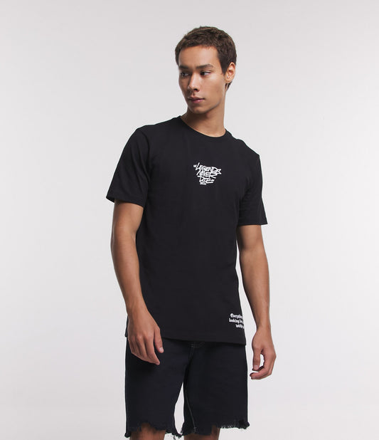 Camiseta Regular Fit em meia malha com letras em offset "Legends Never Die" em preto