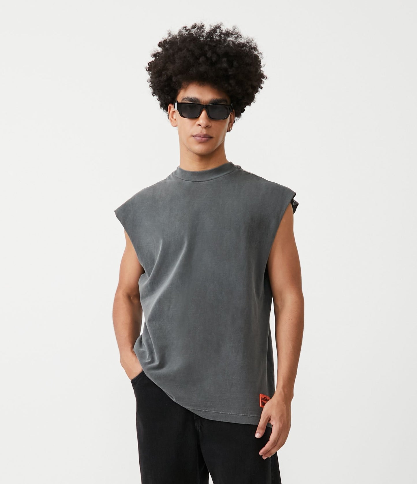 Regata de Algodão Oversized com Etiqueta Paranoid na Barra em Cinza Lavado