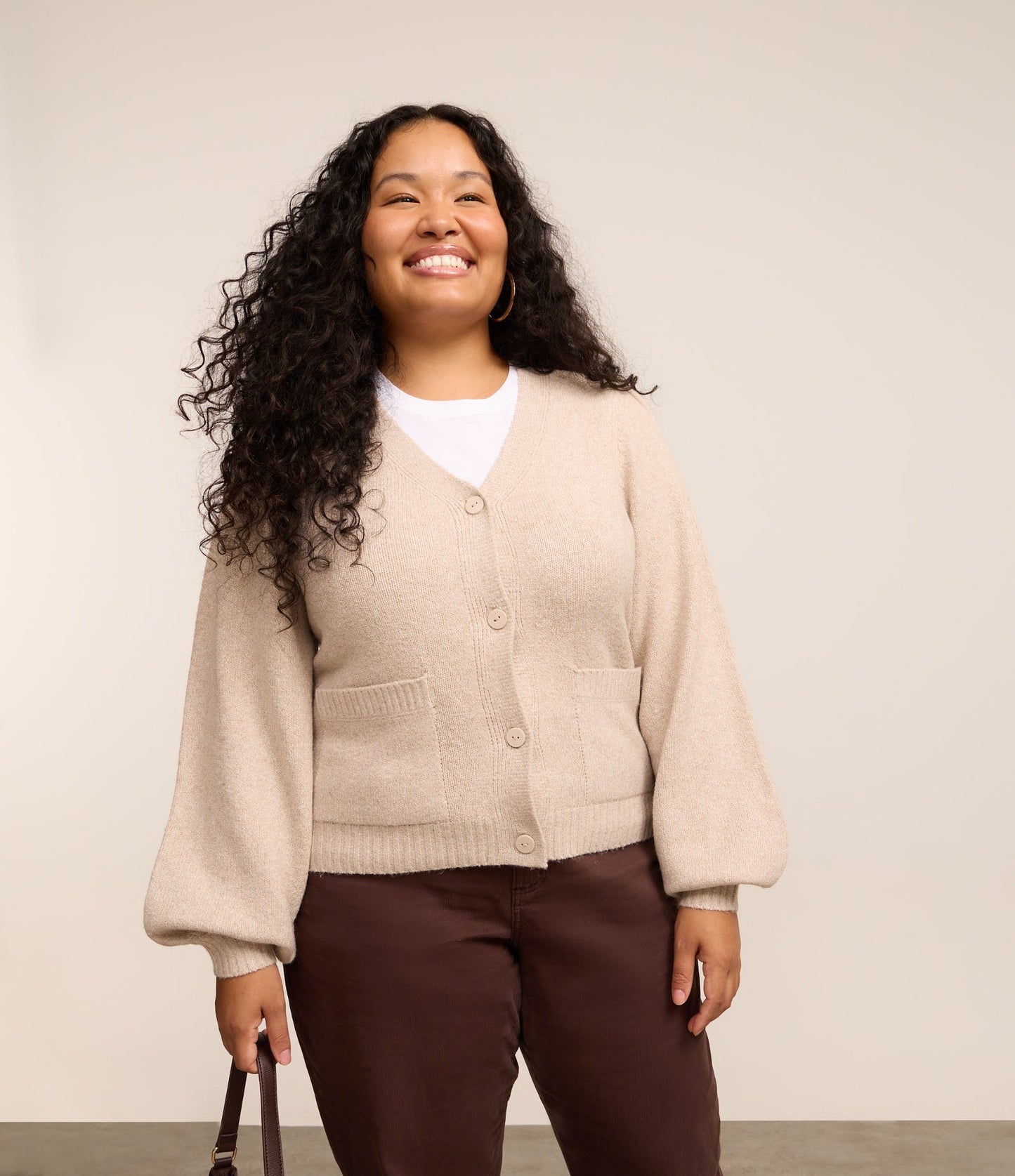 Rebeca corta de punto con bolsillo - Tallas grandes y curvas Beige