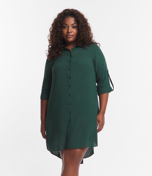 Vestido camisero de viscosa de manga 3/4 en verde - Curvas y tallas grandes