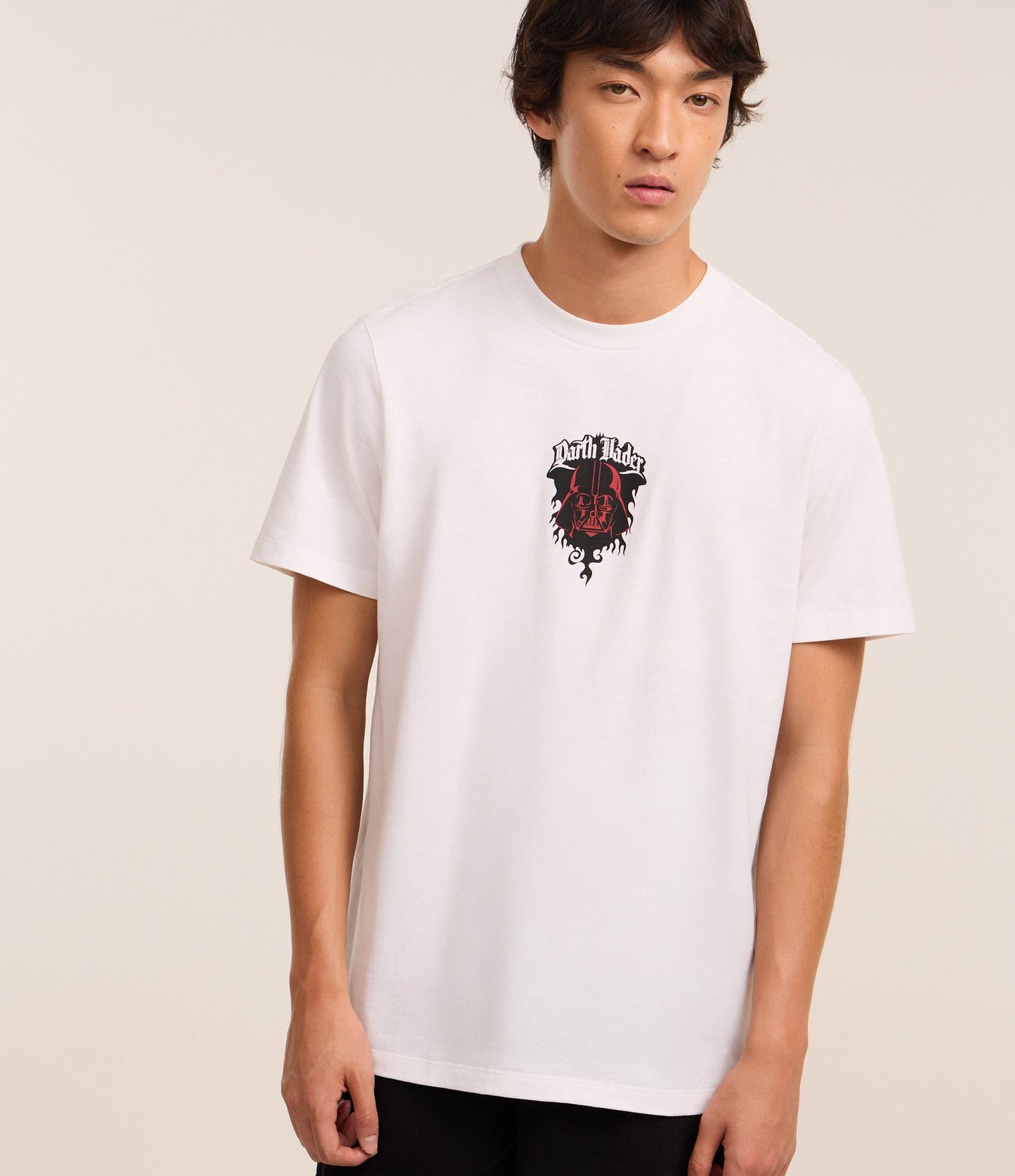 Camiseta Regular Fit de Algodón con Estampado Star Wars Lado Oscuro - Blanca