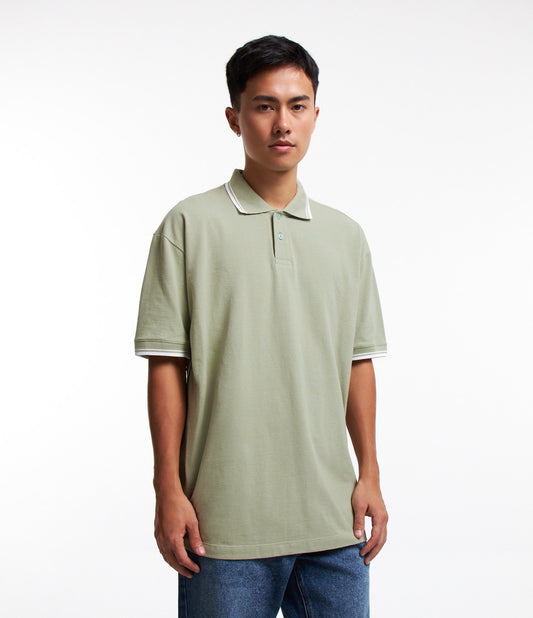 Camisa polo verde Piquet com etiqueta de borracha