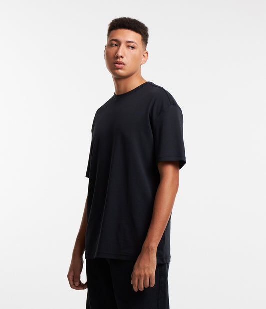 Camiseta básica relaxada de algodão preto