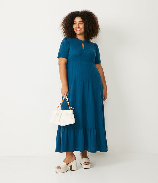 Vestido longo de malha texturizada com bainha com babados, Curve & Plus Size, azul