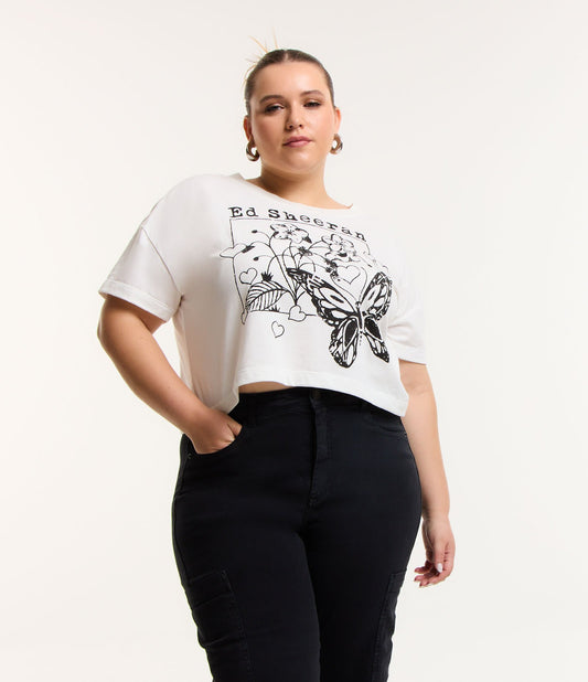 Blusa cropped de algodão estampada Ed Sheeran, Curve & Plus Size, Off White