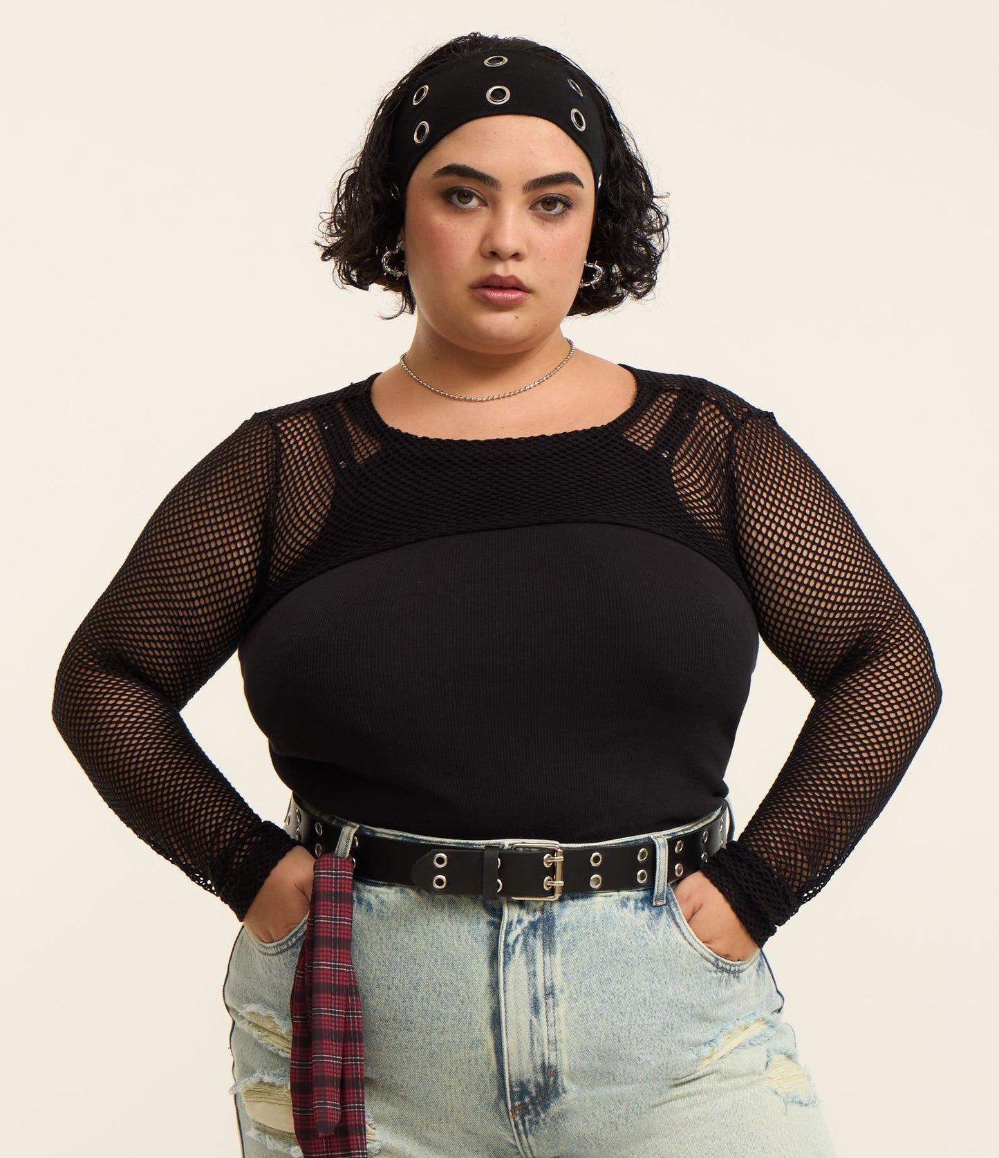Crop Top nero a rete trasparente - Curve e taglie forti