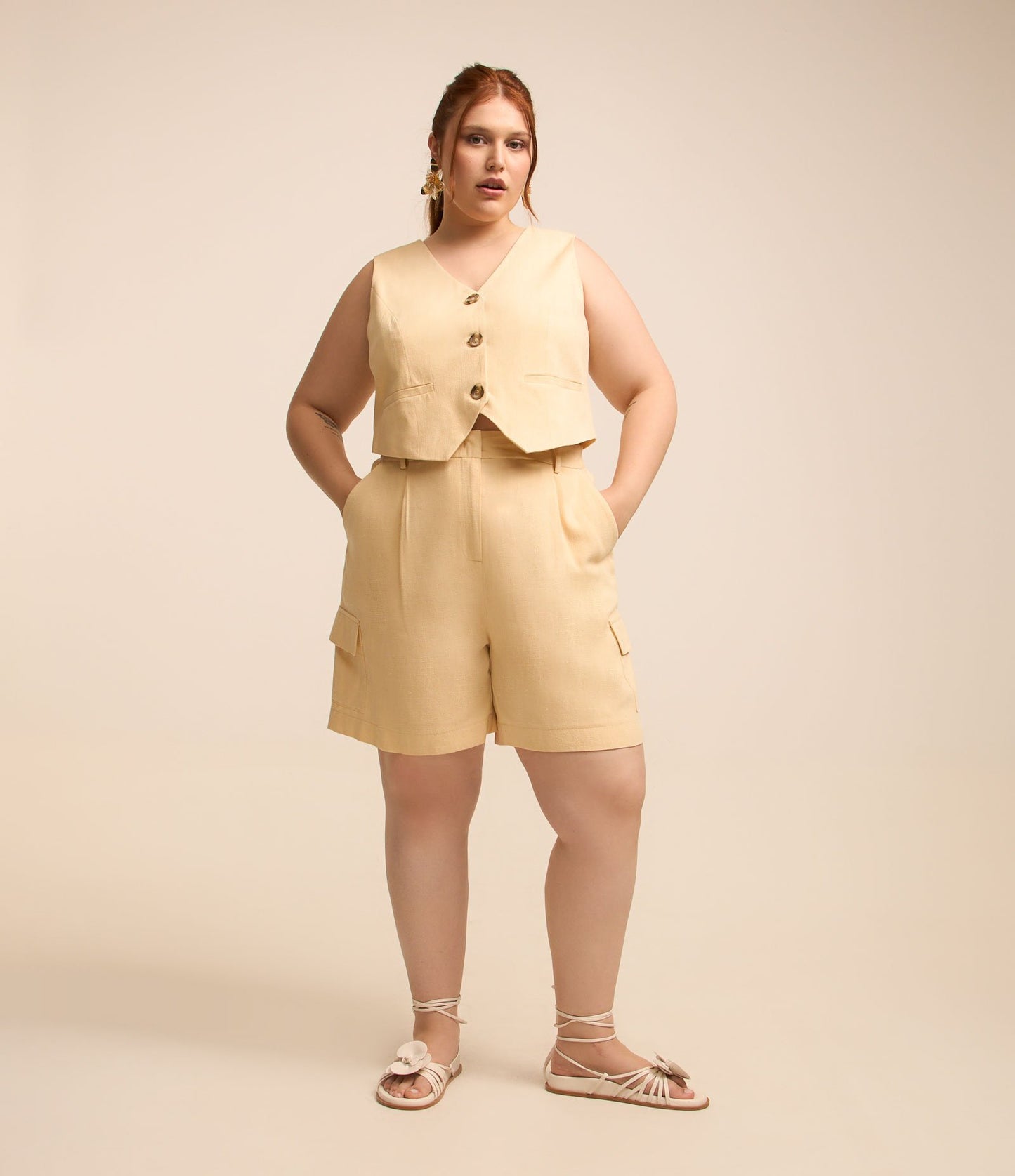 Bermuda con tasca Cargo di Viscolinen, Curve e taglie forti, giallo