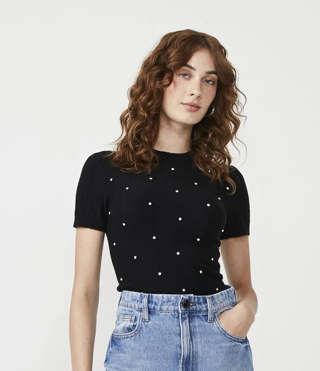 Blusa de malha preta com aplicação de strass