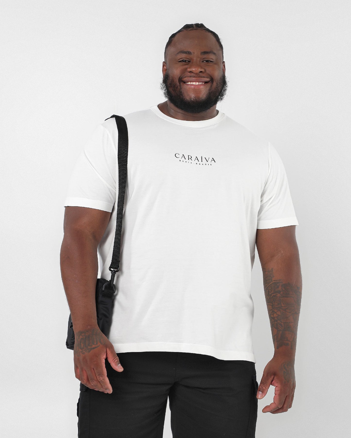 Maglietta uomo plus size bianca con scritta Caraíva | Original Plus by Riachuelo