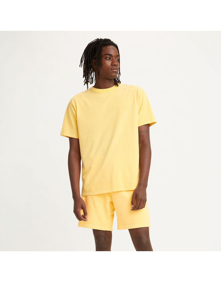 Camiseta roja de algodón con logo bordado y cuello redondo