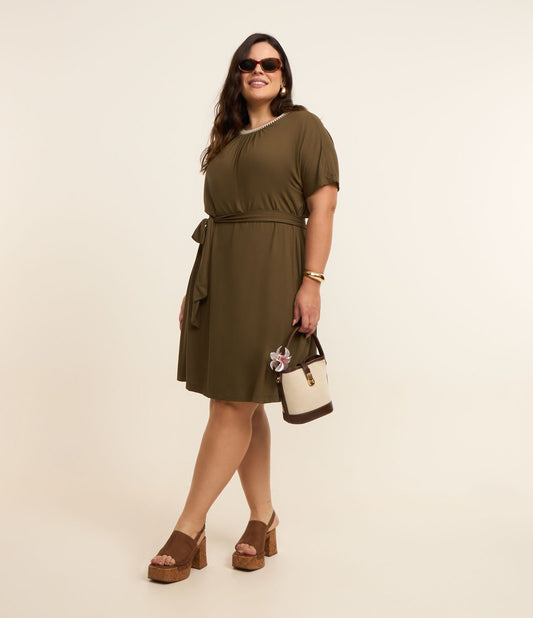Vestido curto de crepe com gola de tricô em tamanhos curvos e grandes - verde