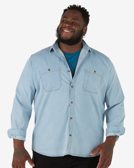 Camisa masculina plus size em jeans claro