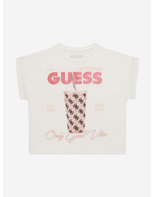 Camiseta blanca con diseño de vaso de niña