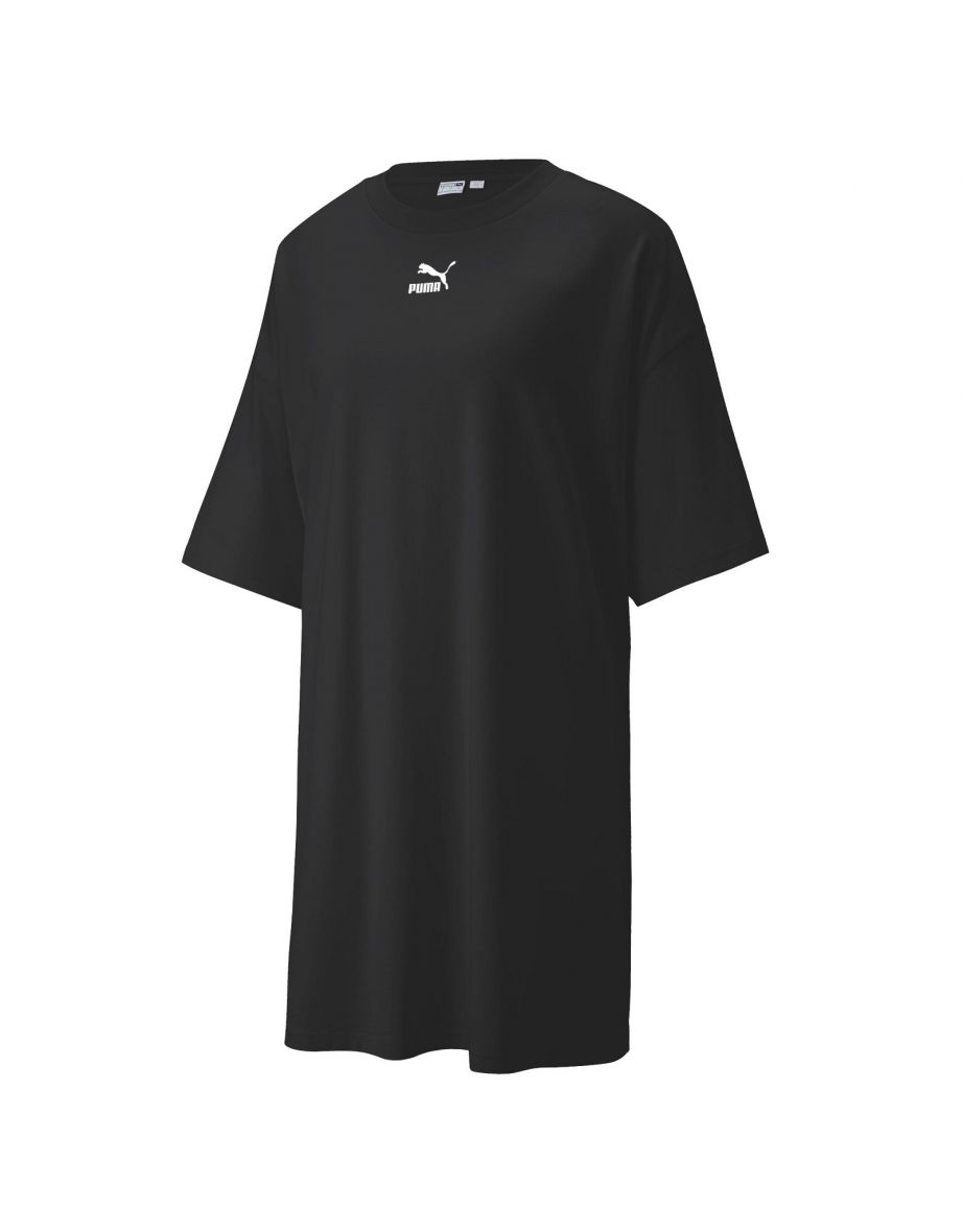 Vestido preto com camiseta da Puma