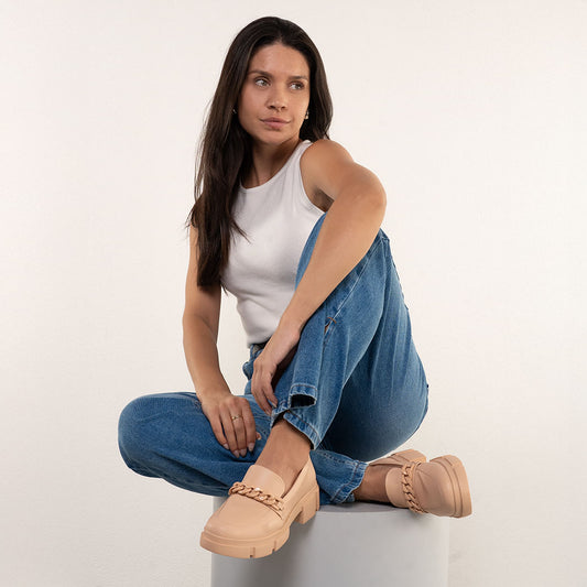 Mocassino donna beige con dettaglio a catena di Quiz