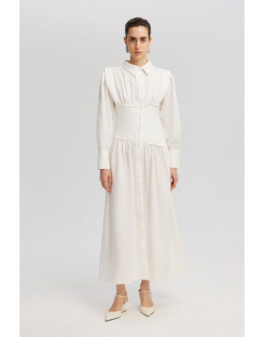 Vestido de camisa com detalhes franzidos